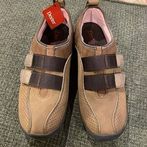 Dexter brown walking shoes (sz 8)